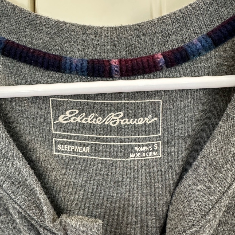 Eddie Bauer Ribbed Henley Long Sleeve - Picture 3 of 3